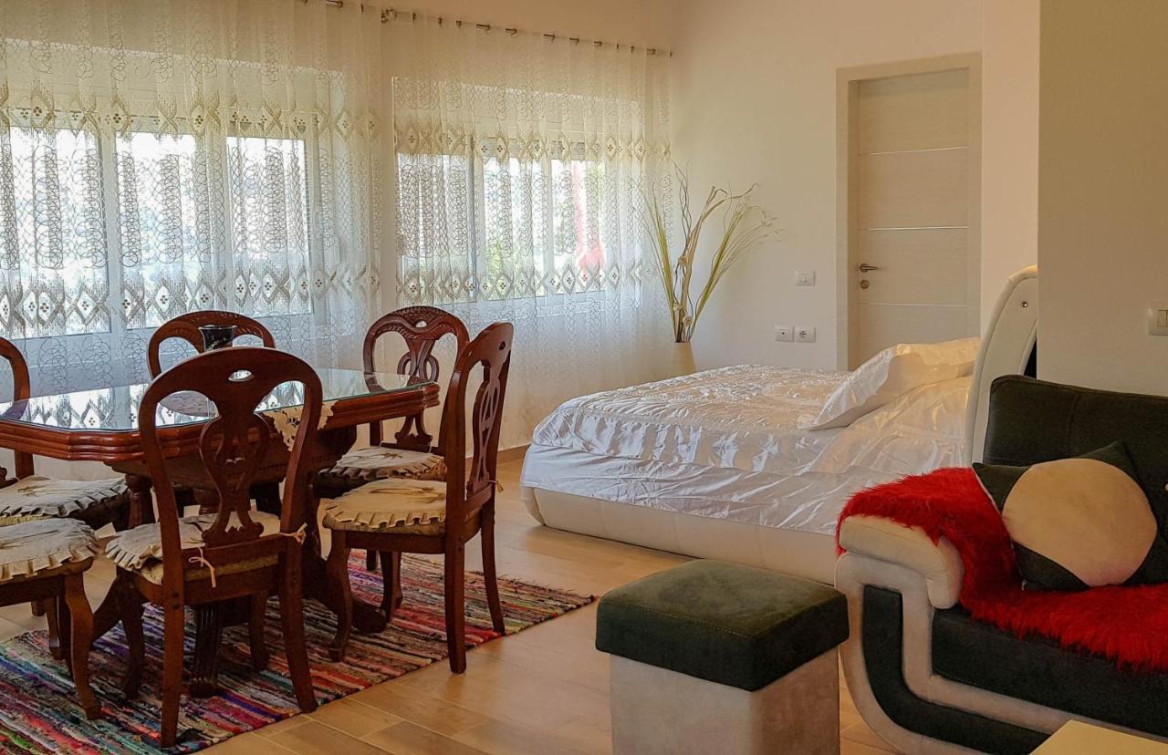 Villa Goliku Pestani Εξωτερικό φωτογραφία