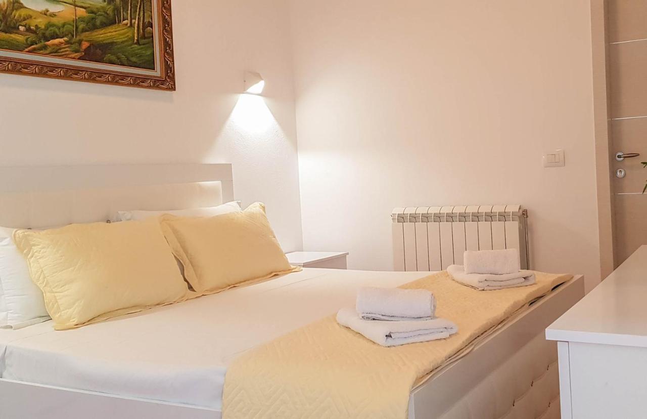 Villa Goliku Pestani Εξωτερικό φωτογραφία
