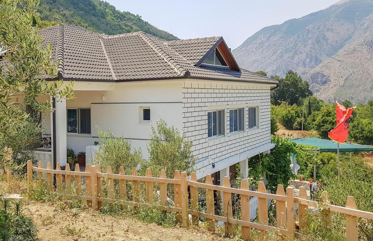 Villa Goliku Pestani Εξωτερικό φωτογραφία